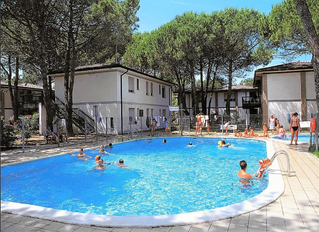 Green Holiday Village With Pool Μπιμπιόνε Εξωτερικό φωτογραφία